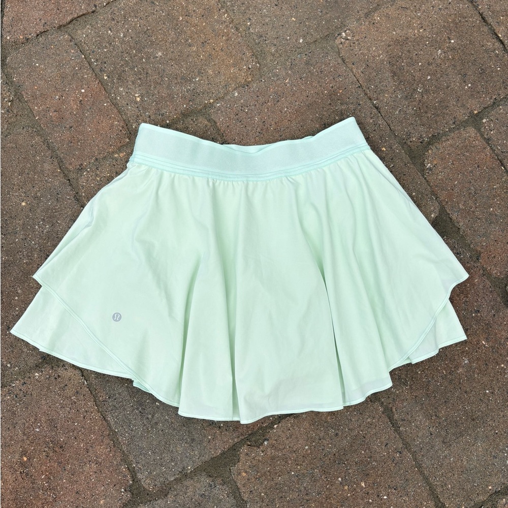 Lululemon Skort mint green color size 8 or 6, like new
